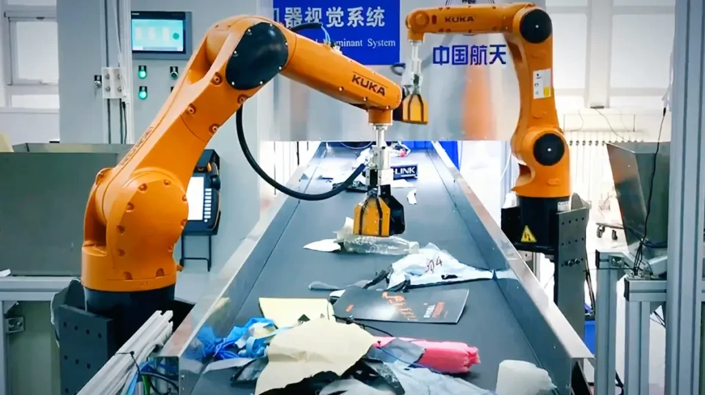 SF Express Pioneers Huaxiu Sorting Robot, Boosting Efficiency 10-fold