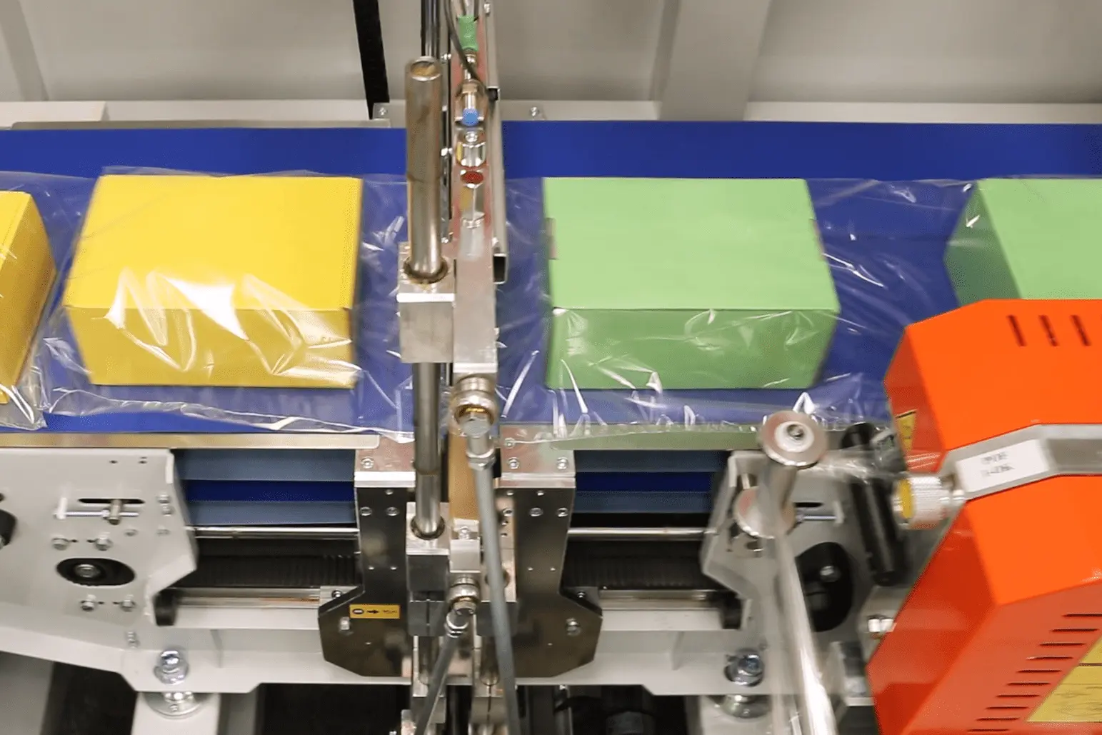 Unilever Implements Huaxiu Fully Automatic High-Speed Side Sealers to Revolutionize Promotional Packaging Efficiency