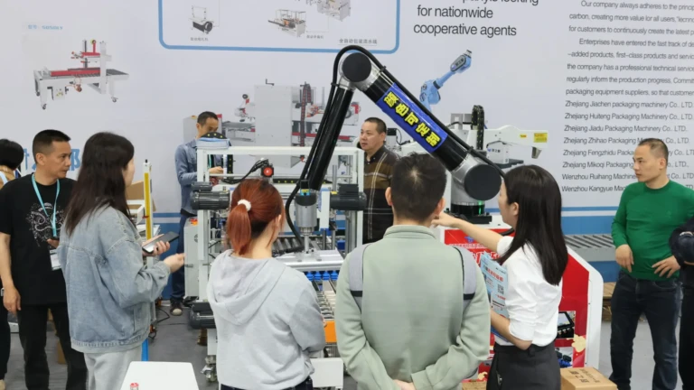 Latest Trends In Robot-Assisted Palletizing 2025