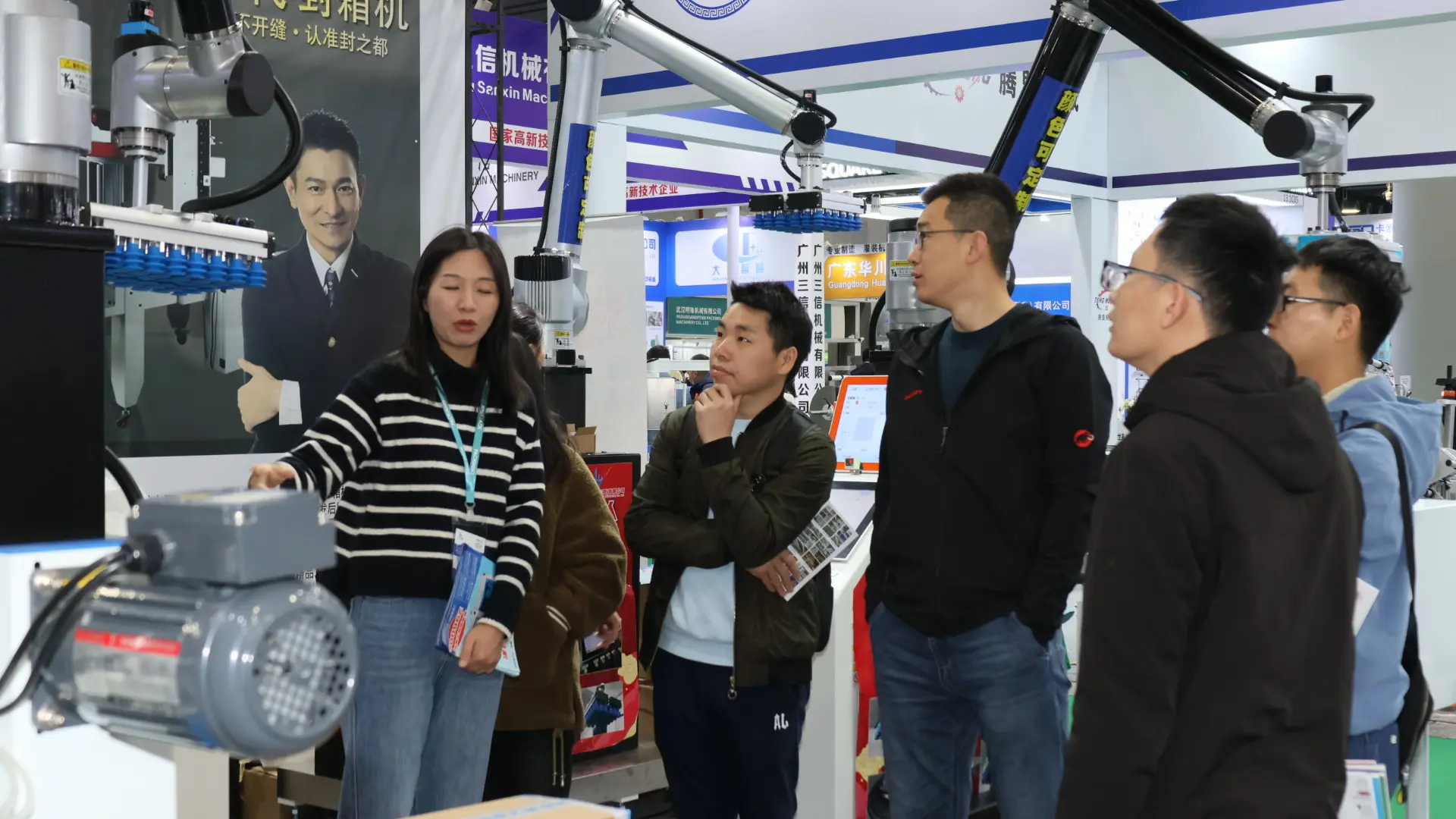 Best Custom Robotic Palletizing Cells For Heavy-Duty Products